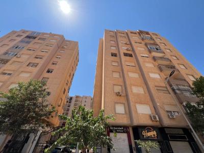 بيع شقة 4 غرف وهران بئر الجير