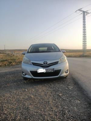 سيارة-صغيرة-toyota-yaris-2013-la-toutes-options-سطيف-الجزائر