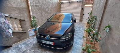 average-sedan-volkswagen-golf-7-2013-bleu-muntion-150-djanet-illizi-algeria