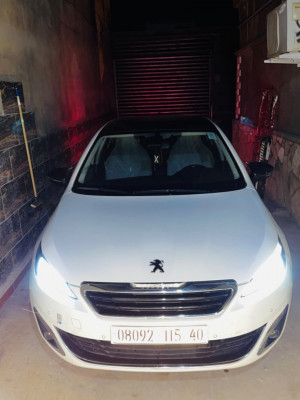 moyenne-berline-peugeot-308-2015-allure-khenchela-algerie