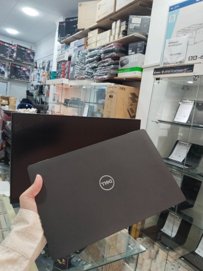 Dell latitude 7410 i5 10eme 16Go/SSD 256Go Ecran 14" full HD tactile 
