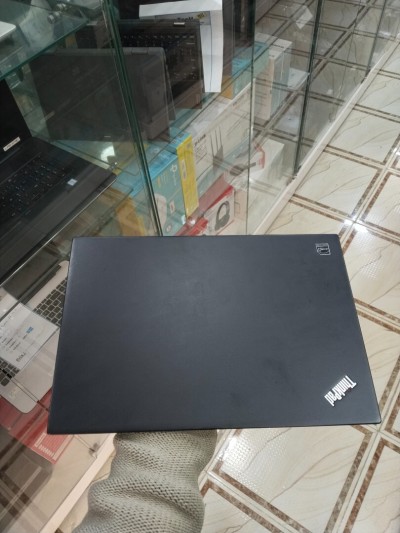 Lenovo Thinkpad t14s i5 10eme génération Ram 16Go SSD 256Go Ecran 14" full HD état 10/10