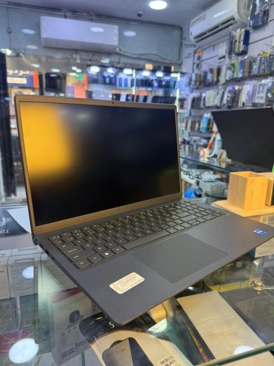 DELL VOSTRO 3530 I5 13GEN 8G 512SSD