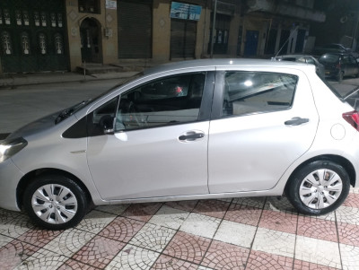 citadine-toyota-yaris-2015-medea-algerie