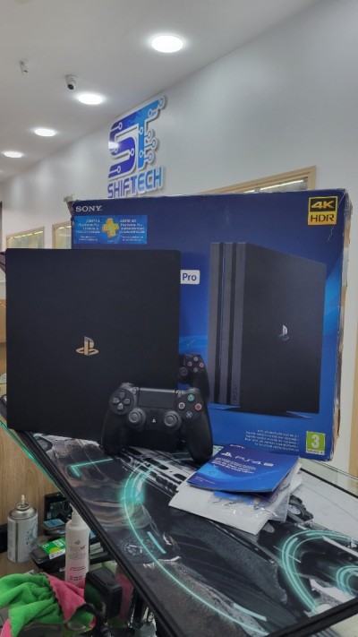 Sony PS 4 Pro 7216B V13 En ligne