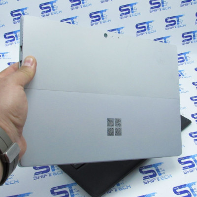 Microsoft Surface Pro 4 i5 6300U 8G 256 SSD 3K Tactile Détachable