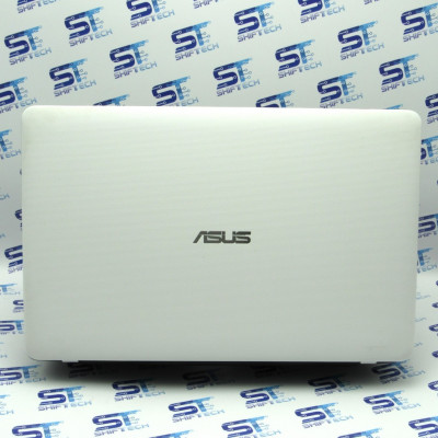 Asus VivoBook 17 X751S 17" Pentium 3700U 8GB 1T Nvidia 920M 2G