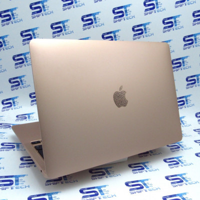 modèle 3D de Apple MacBook Air 15 pouces Starlight 2023 avec Magic