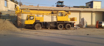 engin-grove-grue-mobile-telescopique-1979-bouira-algerie