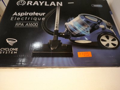 Promotion aspirateur raylan 1600W 