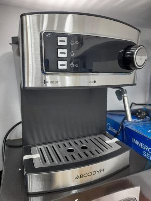 Promotion machine à café arcodym à poudre 