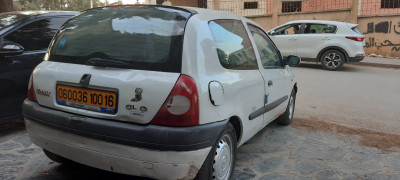 سيارة-صغيرة-renault-clio-2-2000-درارية-الجزائر