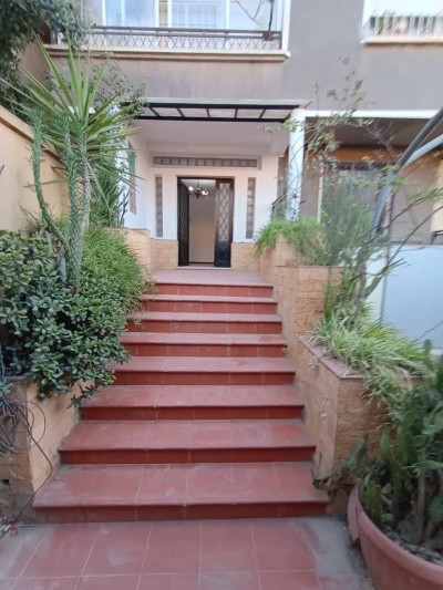 Sell Apartment Villa floor F4 Alger Bouzareah