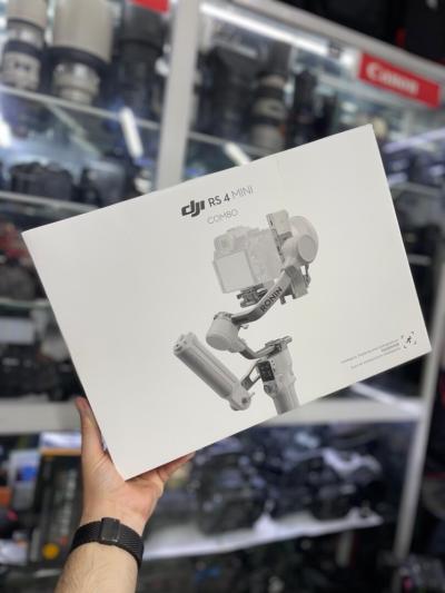 DJI RS4 Mini Combo 