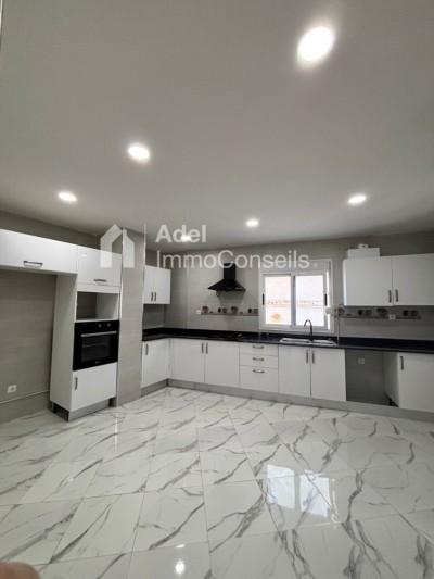 بيع شقة 4 غرف عنابة عنابة