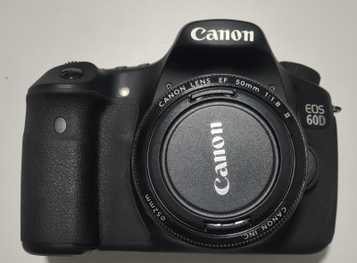 Canon 60D excellent état 2k clicks+ objectif canon 50mm 1.8 ii