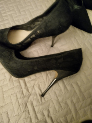 court-shoes-escarpins-motif-den-telle-noire-talons-ascier-el-achour-alger-algeria
