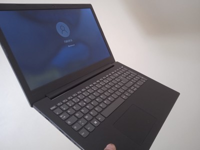 Pc i3 , 8gènèration, battery :3h