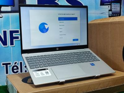 HP LAPTOP 15 I5 1235U 08GO RAM 512SSD 15.6 HD TACTILE JAMAIS UTILISÉ SOUS EMBALLAGE 