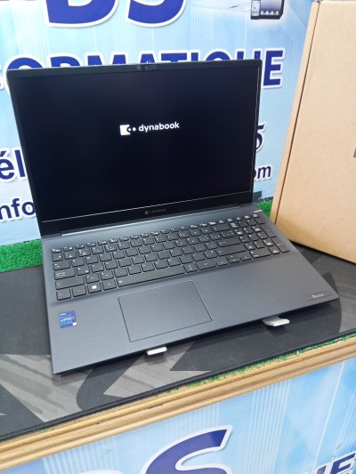 TOSHIBA DYNABOOK TECRA A50-K  i51240P 16GB 256SSD écran 15.6 tactile jamais utilisé sous emballage 