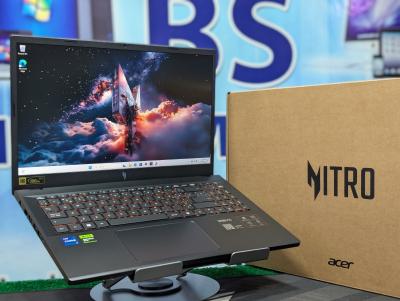 ACER NITRO V15 I7 13620H 16GO RAM 1TO SSD 15.7 FHD 180Hz RTX 5060 08GO JAMAIS UTILISÉ