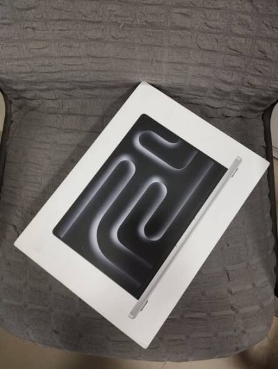 MacBook Pro M4 14" /Ram 16GB /SSD 1 TB