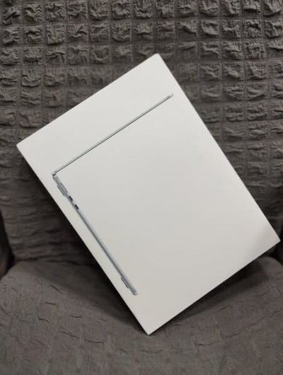 MacBook Air M4 -13 inch  /RAM 16GB /SSD 512GB 