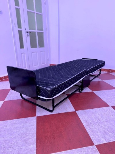 Lit pliant سرير قابل للطي