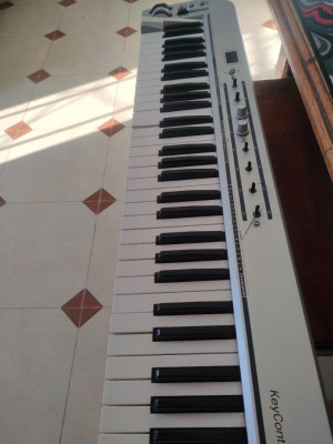 piano-keyboard-clavier-midi-usb-61-touches-avec-velocity-bejaia-algeria