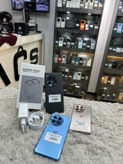 Oneplus 12R 12GB 256GB + chargeur 100w GLOBAL ROM Oxygen OS