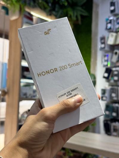 Honor 200 Smart
