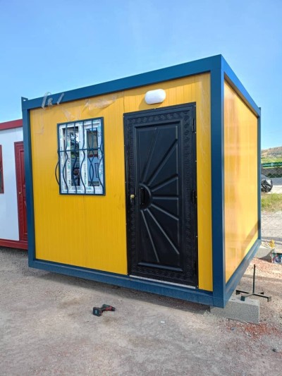 cabine saharienne de  ( une chambre / poste de garde)