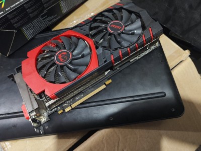 R9 390 8GB MSI GAMING X (EQUIVALENT RX580 )