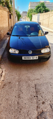 moyenne-berline-volkswagen-golf-4-2002-el-attaf-ain-defla-algerie