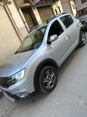 سيارة-صغيرة-dacia-sandero-2018-stepway-البرواقية-المدية-الجزائر