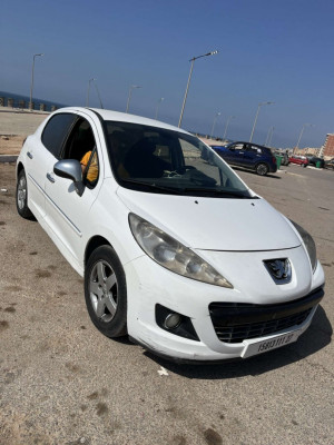 voitures-peugeot-207-2011-allure-algerie