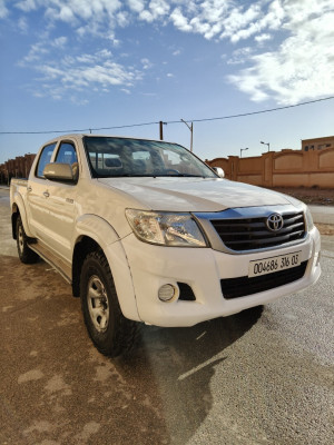 utilitaire-toyota-hilux-2016-laghouat-algerie