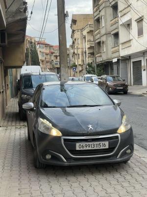 سيارة-صغيرة-peugeot-208-2015-القبة-الجزائر