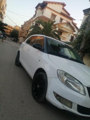 سيارة-صغيرة-skoda-fabia-2014-برج-البحري-الجزائر