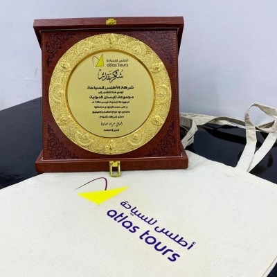 trophée assiette cadeaux sac tot bag bloc note stylo.....