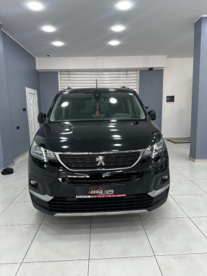 voitures-peugeot-rifter-2022-chlef-algerie