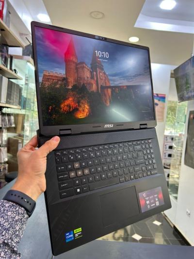 MSI CROSSHAIR 17 HX Intel Core i7-14700HX16GB 1TB SSD ECRAN 16.0 WQXGA NVIDIA GeForce RTX 4070