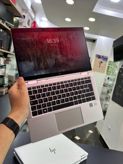HP ELITEBOOK X360 1030 G3 i5-8350U RAM 16GB DISQUE 512GB SSD ECRAN  13" FULL HD  Graphiques UHD