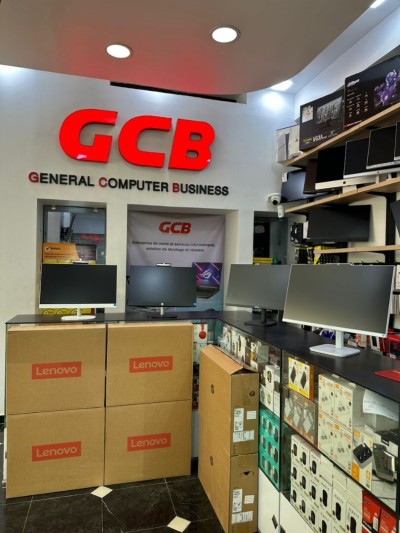 PC ALL IN ONE LENOVO INTEL CORE I3-N305 8GB 512GB 23.8 BLACK- WHITE 