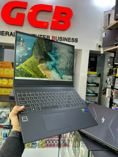 ACER SHADOW INTEL CORE I7-14650HX 16GB DDR5 512GB SSD ECRAN 16 QHD 165Hz NVIDIA RTX 4070 8GB