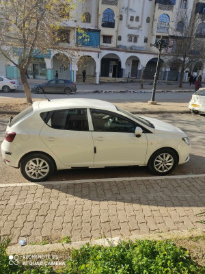 سيارة-صغيرة-seat-ibiza-2014-fully-قالمة-الجزائر