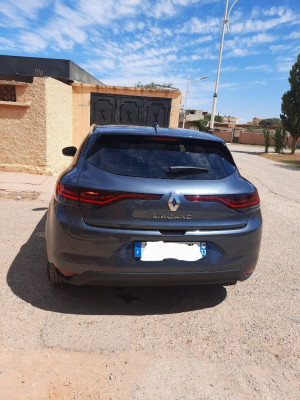 moyenne-berline-renault-megane-4-2021-bethioua-oran-algerie