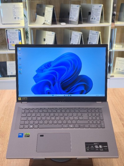 (VENDU)ACER ASPIRE 17 ULTRA 7 150U 32G 1T SSD RTX 2050 17.3'' FHD WIN11