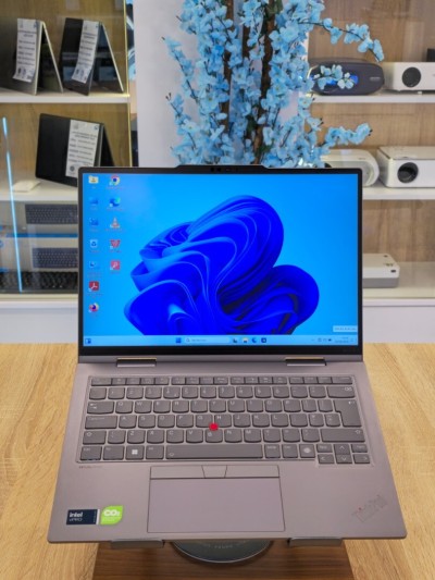 (VENDU) LENOVO THINKPAD X1 YOGA GEN 9 2IN1 ULTRA 5-135U 32G 256G SSD 14'' TACTIL