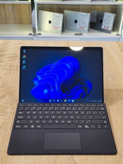 (VENDU) MICROSOFT SURFACE PRO 9 I5-1245U 8G 256GB 13'' TACTIL 120HZ + CLAVIER